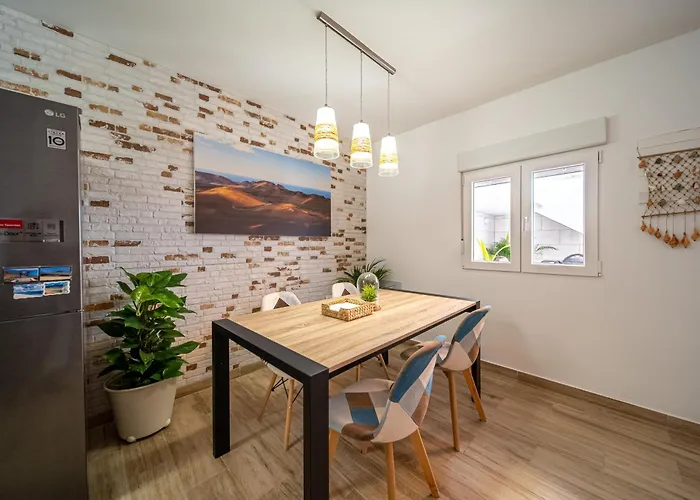 La Calma Playa Honda (Lanzarote)